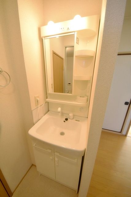 洗面設備　お問合せはタウンハウジングまで