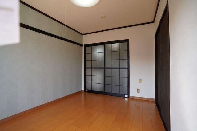 居室・リビング　同じ建物の別のお部屋