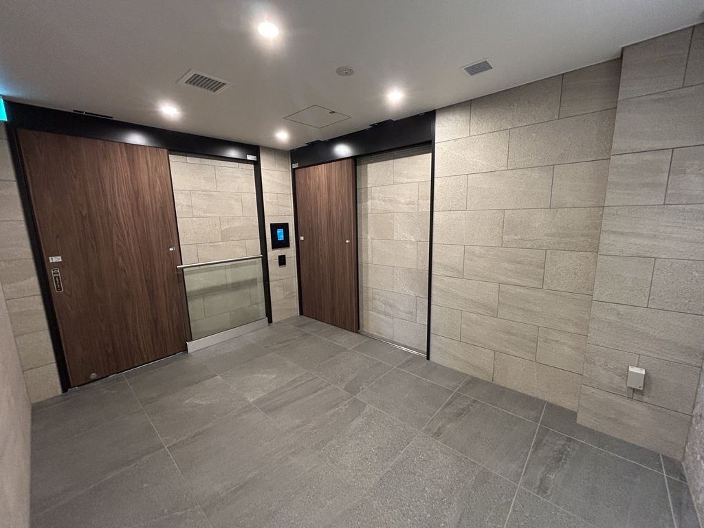 エントランス　エントランス