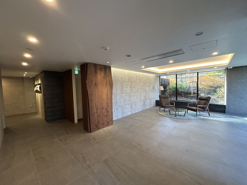 エントランス　エントランスロビー