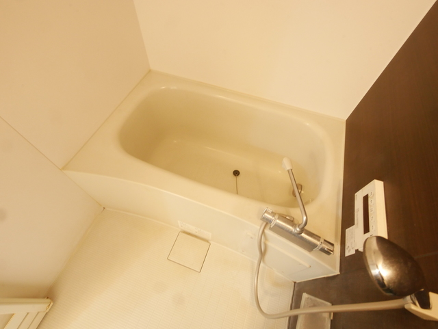 バス・シャワールーム　★追焚付の経済的なバスルームです★