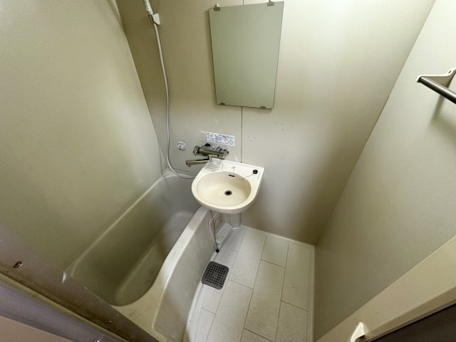 バス・シャワールーム　シンプルで機能的なユニットバスです！