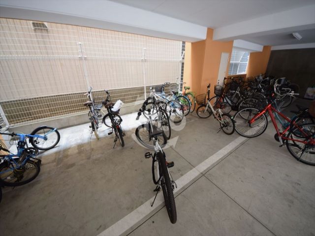 セキュリティ　CITY SPIRE難波プレミア　オートロック付き