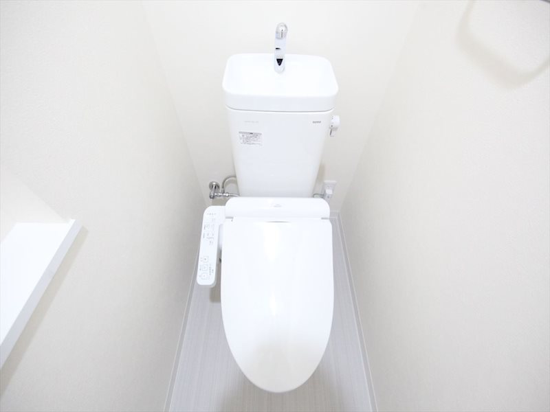 トイレ　温水洗浄暖房便座付トイレ
