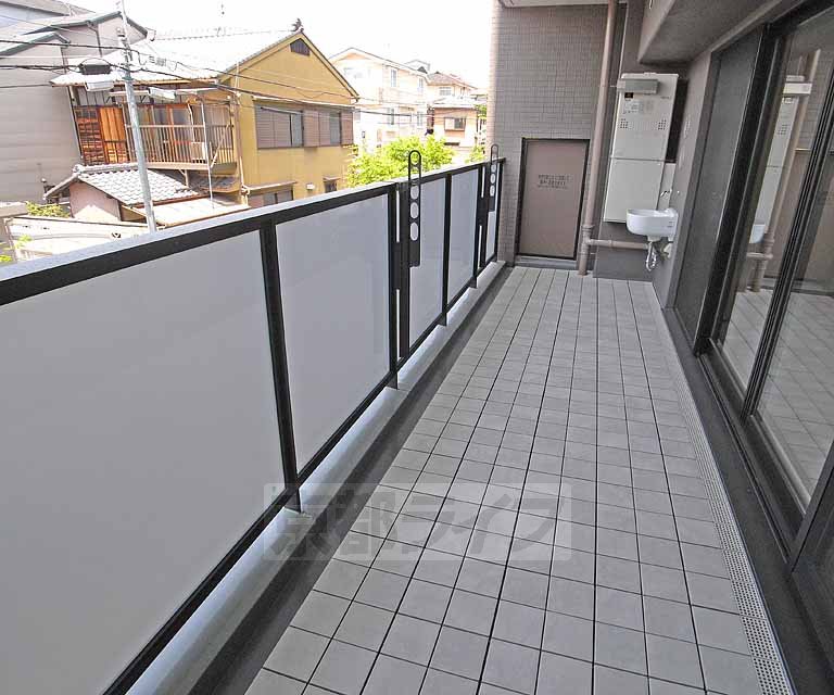 バルコニー　たくさん洗濯物が干せます。