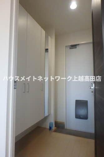 玄関　玄関（参考同型101号室室内写真）