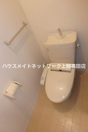 トイレ　温水洗浄暖房便座（参考同型101号室室内写真）