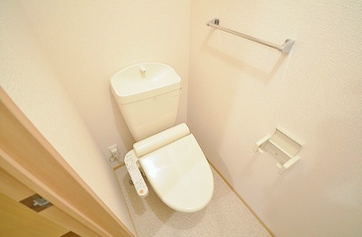 トイレ　温水洗浄便座