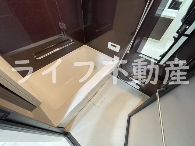 バス・シャワールーム　コンパクトで使いやすいお風呂です