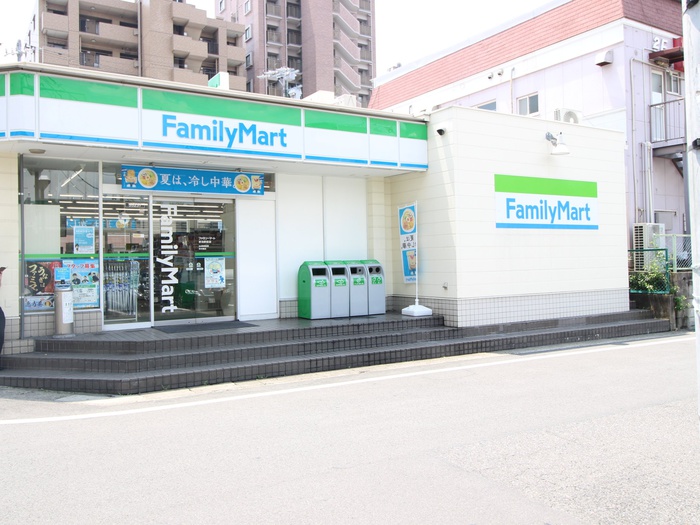 コンビニ　ファミリーマート赤池駅前（コンビニ）まで310m
