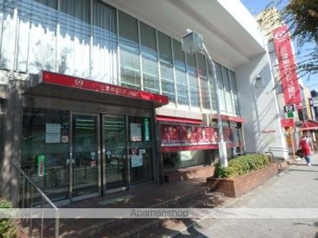 銀行　三菱ＵＦＪ銀行鶴橋支店（銀行）まで437m