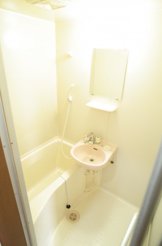 バス・シャワールーム　もちろん、お風呂とトイレは別々！