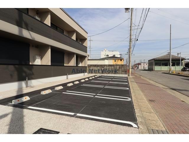 駐車場　駐車場
