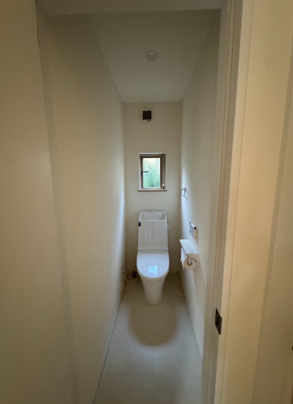 ＪＲ両毛線 伊勢崎駅 徒歩10分 2階建 築12年のトイレ写真