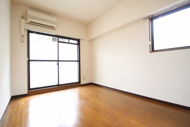 居室・リビング　※他部屋の画像です