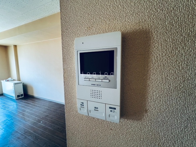 セキュリティ　モニター付きインターホンで来客確認も安心です！