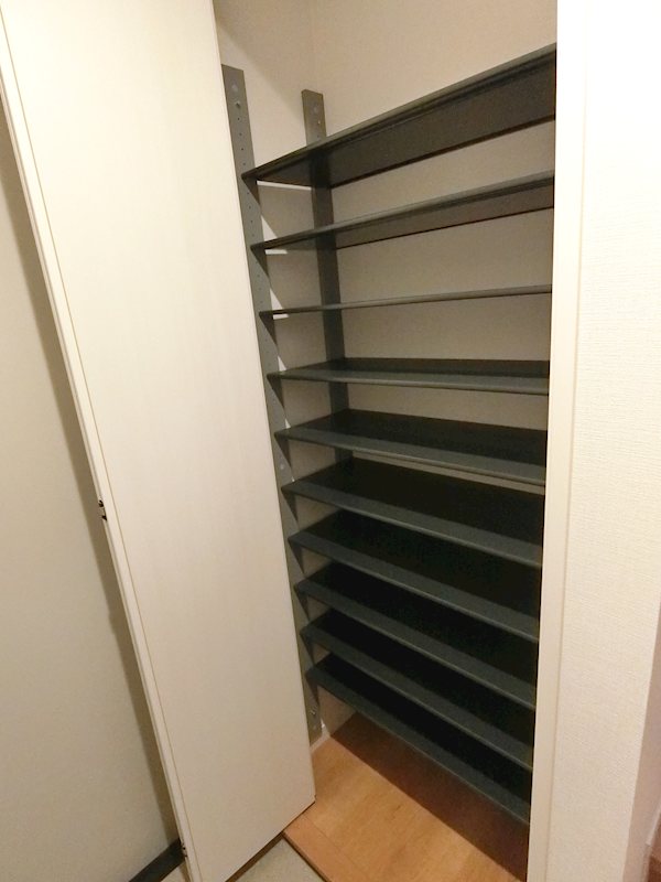 玄関　シューズBOX完備