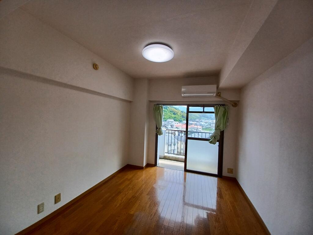 ホワイトパレス長崎の居間写真