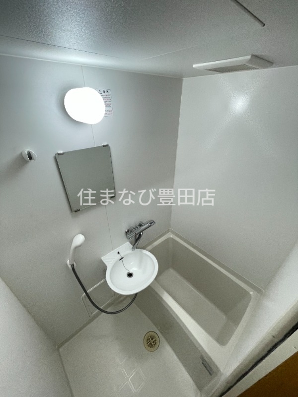 名鉄名古屋本線 新安城駅 バス乗車時間：6分 最寄りバス停で下車 徒歩2分 2階建 築18年の風呂写真