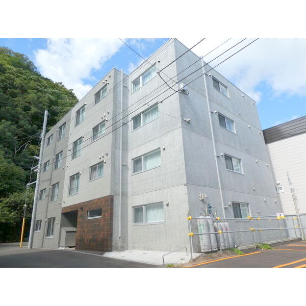 地下鉄東西線 円山公園駅 徒歩10分 築3年