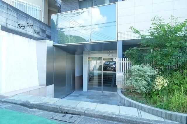 エントランス　建物の内部です