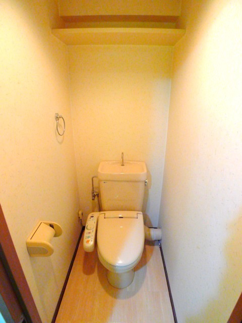 地下鉄東山線 新栄町駅 徒歩4分 8階建 築33年のトイレ写真