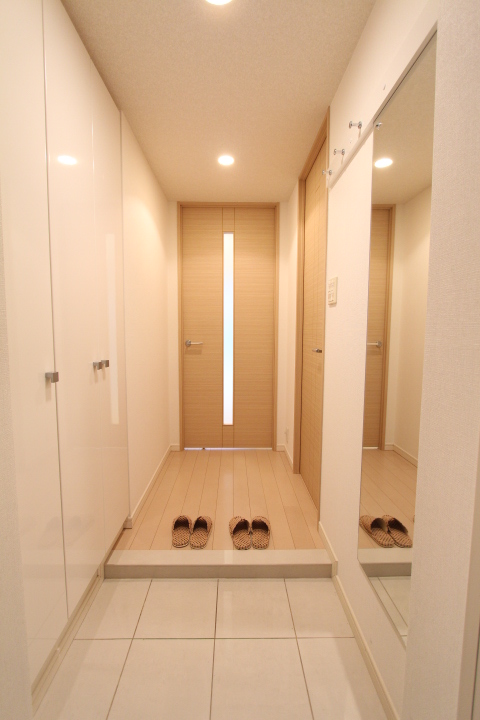 プライムアーバン用賀の玄関写真