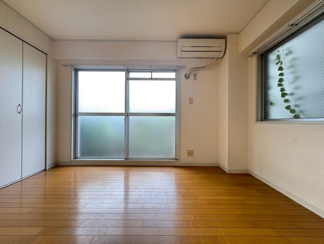 グランリッチ園田の居間写真