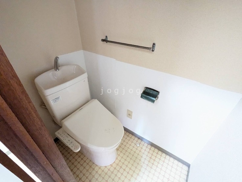 トイレ　温水洗浄便座完備の素敵なトイレです★