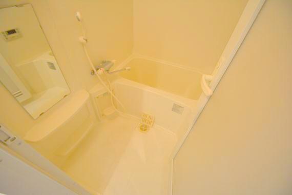 バス・シャワールーム　ゆったりと入るなら、お風呂とトイレとは別々が嬉しいですよね。