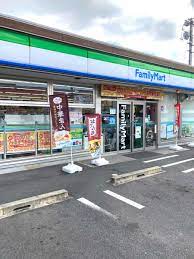 コンビニ　ファミリーマート半田住吉店（コンビニ）まで574m