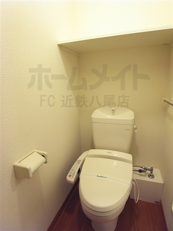 ＪＲ関西本線 八尾駅 徒歩6分 2階建 築17年のトイレ写真