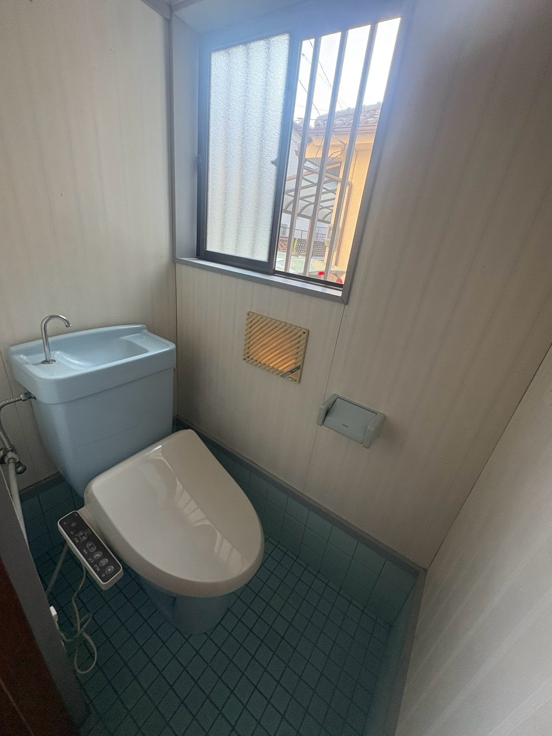 金本貸家A棟のトイレ写真