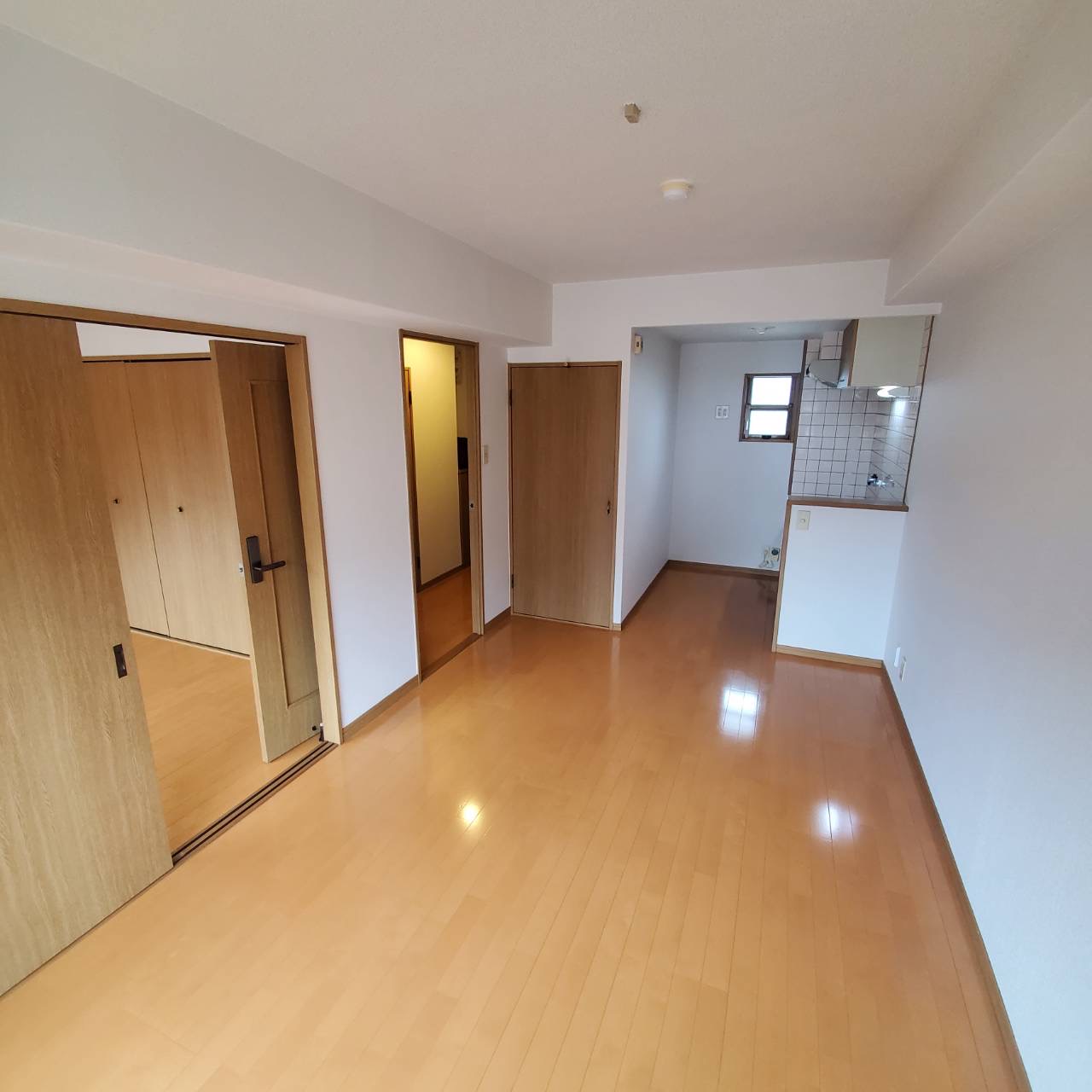 居室・リビング　洋間