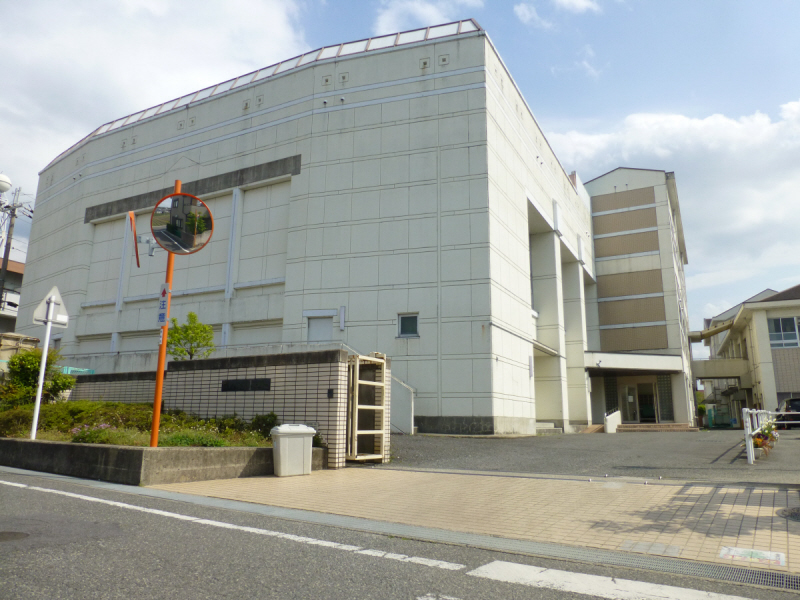 【奈良市大宮町のマンションの小学校】