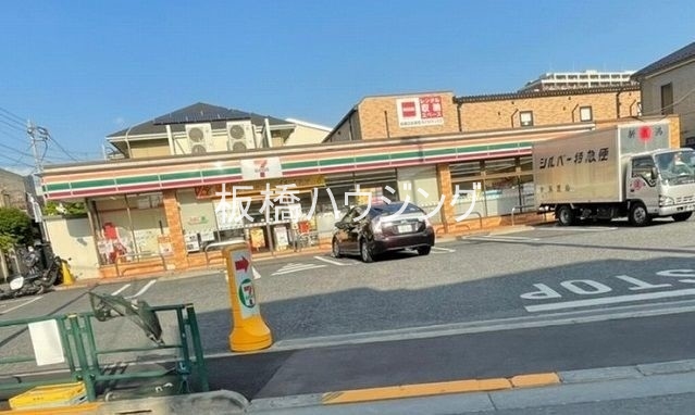 コンビニ　セブン-イレブン 板橋前野町６丁目店（コンビニ）まで569m
