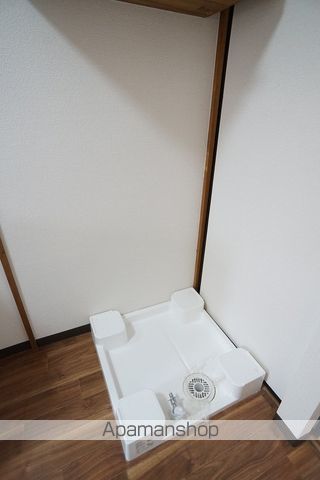 ＪＲ東海道本線 浜松駅 バス乗車時間：25分 最寄りバス停で下車 徒歩10分 3階建 築48年の内装写真
