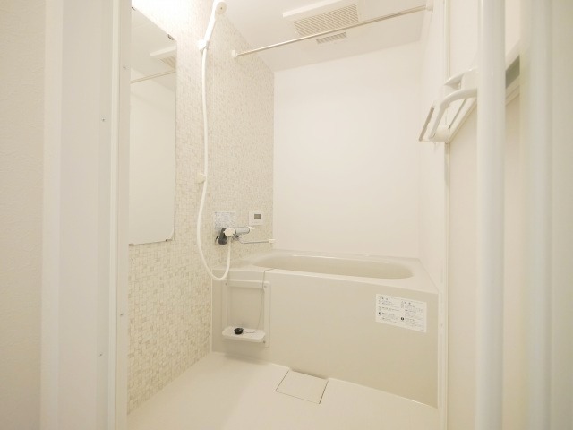 バス・シャワールーム　綺麗なお風呂で1日の疲れを癒してください！