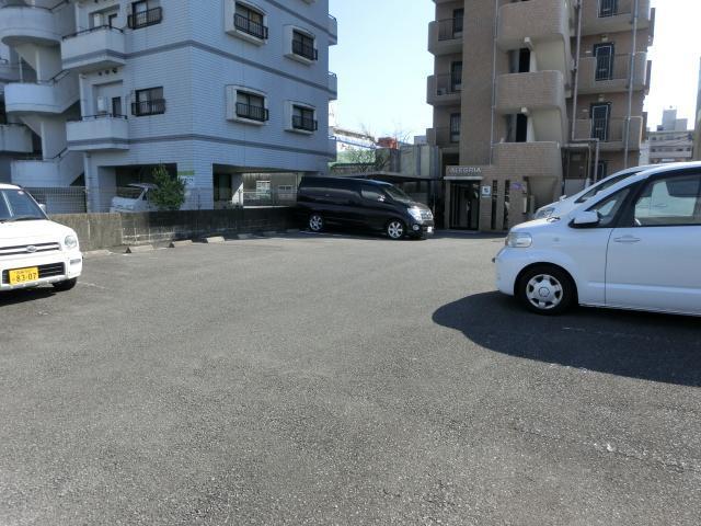 【アレグリアの駐車場】