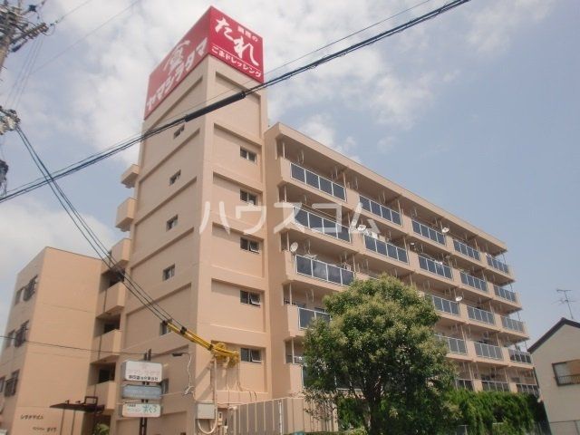 静岡市駿河区小黒のマンションの建物外観