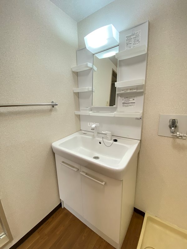 洗面設備　※同タイプの他のお部屋です