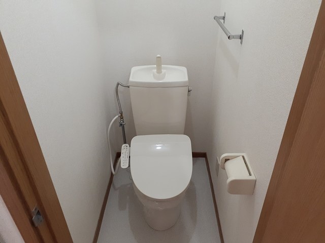 【甲府市青葉町のアパートのトイレ】