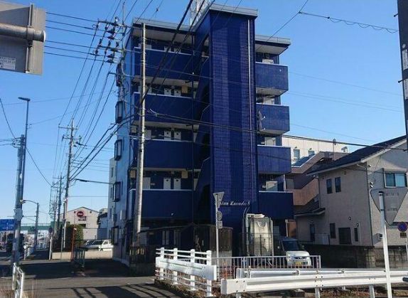 行田市壱里山町のマンションの建物外観