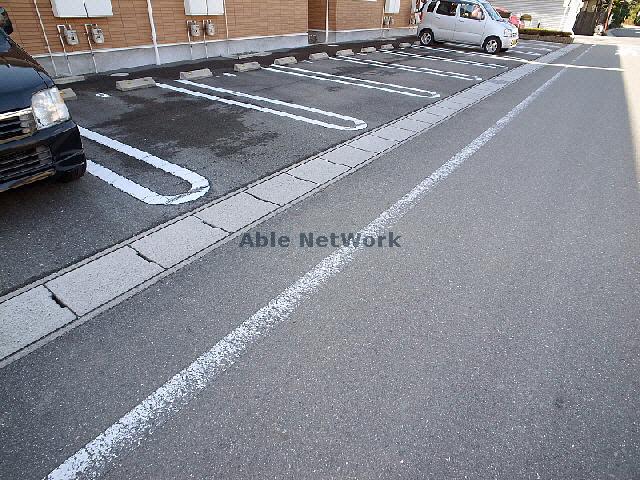 【アロッジオ Ａの駐車場】