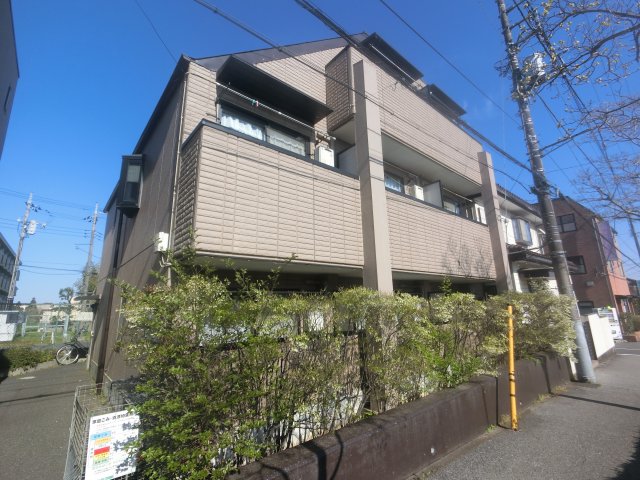 成田市囲護台のマンションの建物外観