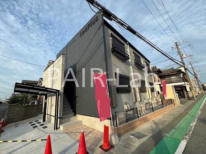 【姫路市勝原区熊見のアパートの建物外観】