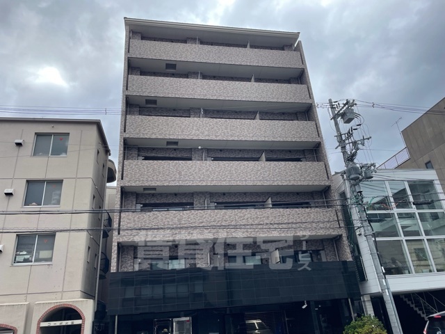 【京都市上京区藁屋町のマンションの建物外観】