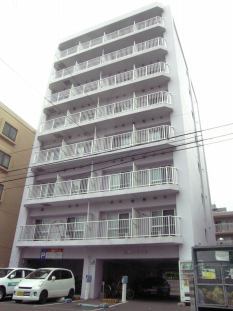 札幌市中央区北四条西のマンションの建物外観