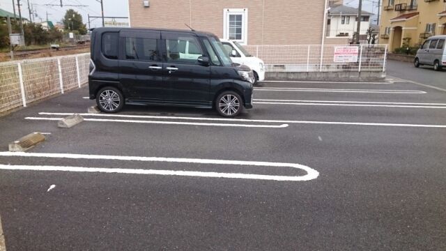 【和歌山市岩橋のアパートの駐車場】