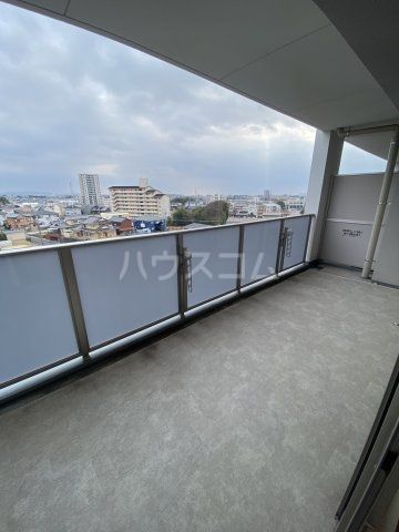 【刈谷市幸町のマンションのエントランス】